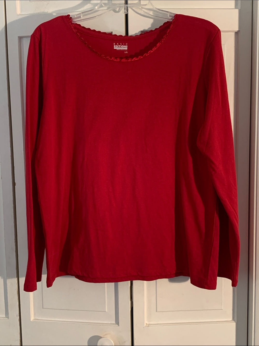 Basic Editions Red Long Sleeve Crewneck with Scalloped Trim EUC